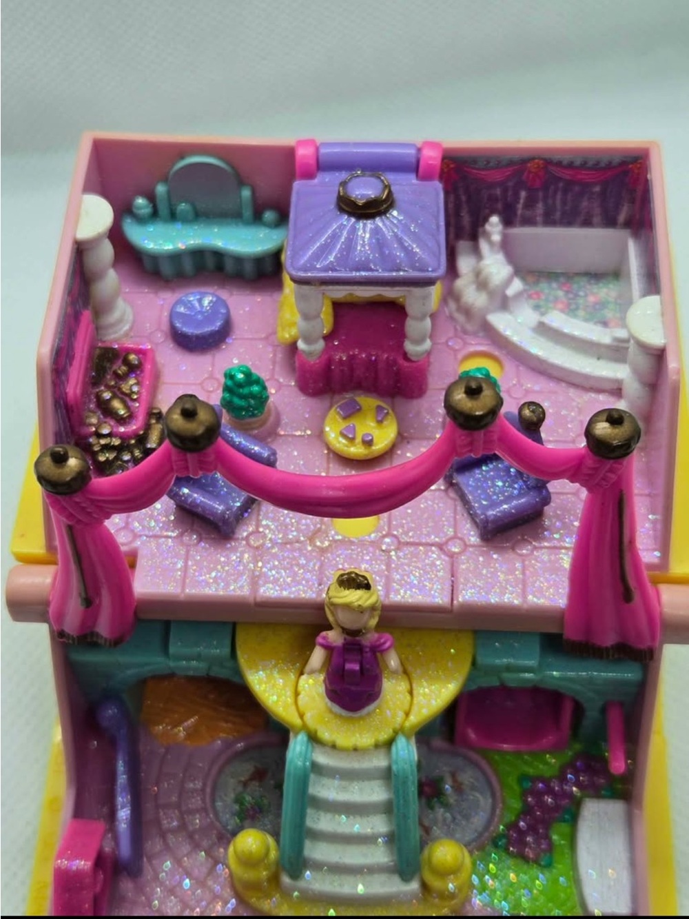 VTG 1995 Polly Pocket Princess Palace Enchanted Storybook Set with 2 Figurines - Picture 10 of 10